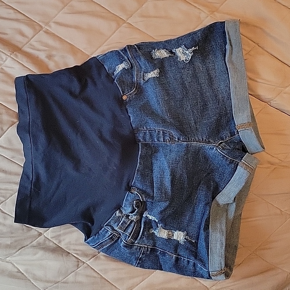 Maternity short
